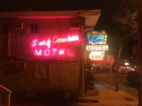 Surfcomber Motel