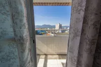 Apto Com Ar e 2 Dorm na Vila Mirim Perto da Praia