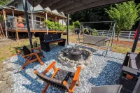 Scenic Views! Riverfront Kalama Home, Pets Welcome - 3-Star