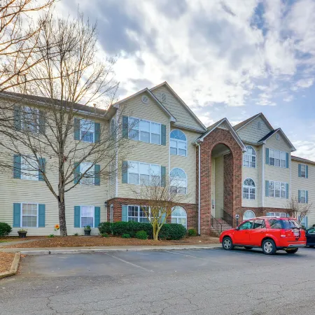 9 Mi to Uncg & Dtwn: Suburban Family Condo