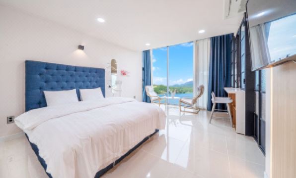 加平 가평 더스퀘어24 스파&수영장펜션(Gapyeong the Squre 24 Spa) 4星级 酒店 餐厅