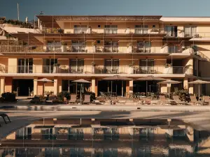 Luna Minoica Suites and Apartments
