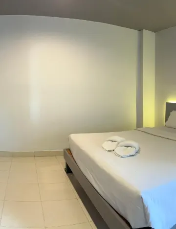 ห้องดีลักซ์ เตียงใหญ่ 1 เตียง