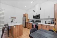 Luxurious Large 3 Bedroom Loft Saskatchewan Drive - Apartments