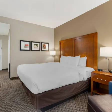 Comfort Inn & Suites