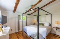 Lake View Hot Tub Modern A-frame