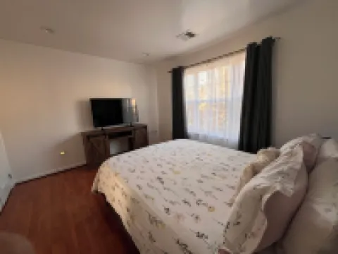 SPACIOUS Single Home near DC & National Harbor Hotels in Fort Washington