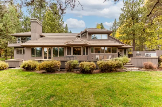 Gourmet Kitchen and Private Hot Tub - Stunning Family Retreat