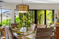 Tropical Garden Condo with AC and pool - 무료 와이파이