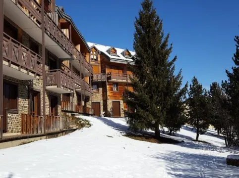 Apartment in Les Angles near Ski Slopes
