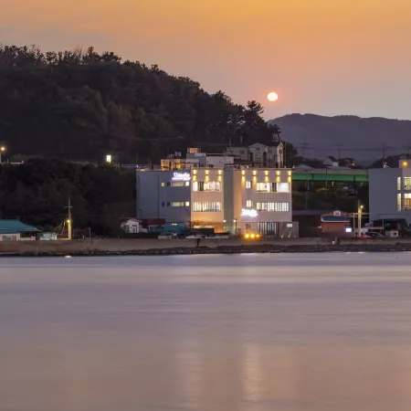Pohang Etoile Poolvilla