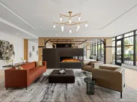 Luxe Everett 2BR–2BA w/ Pool, Gym & Parking Hotels in Everett