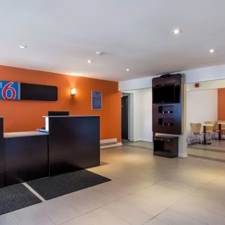 Motel 6 Sudbury, on