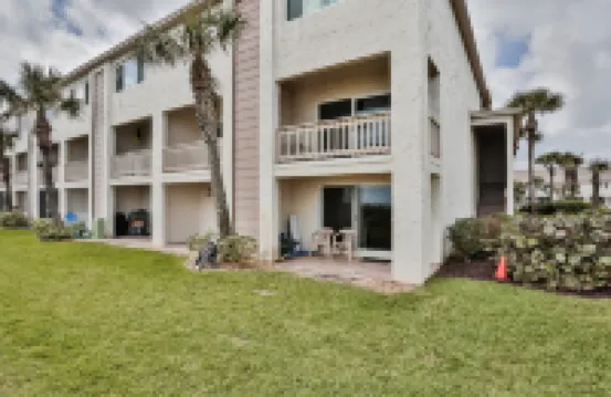 Oceanfront Townhouse With Shared Pools, Ocean View, Wifi, W/d, and Central AC