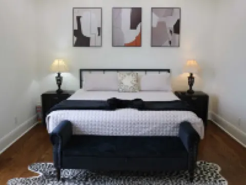 The Luxe High Roller! 2 bed apt in Metropolis near Harrah's Casino! Pet friendly メトロポリスのホテル