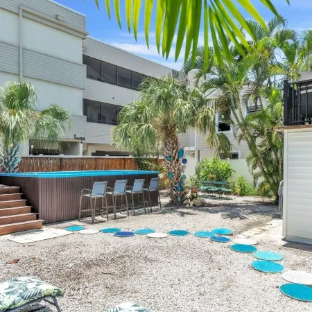 Seahorse Suite 1 Bedroom Villa by RedAwning