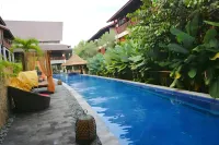 Grand Mega Resort & Spa Cepu - Kolam Renang