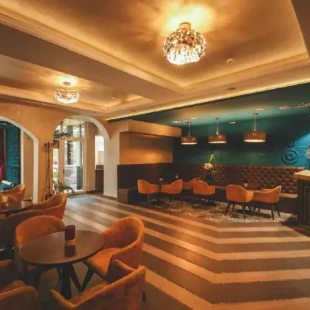 Decenija Hotel & Restaurant