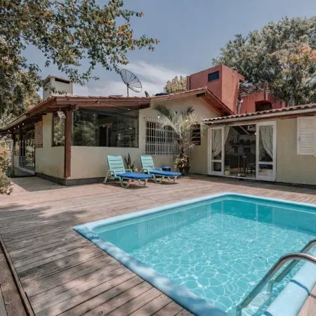 Casa em Condom nio com Piscina e rea Gourmet
