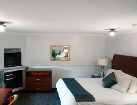 Place 19-67 Restaurant Motel Hotels in 