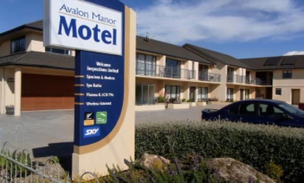 Avalon Manor Motel