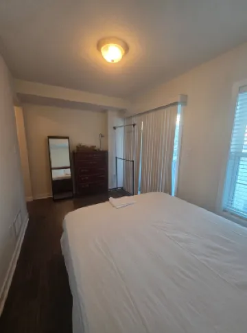 Cozy Private Room with En-suite in Central Barrie