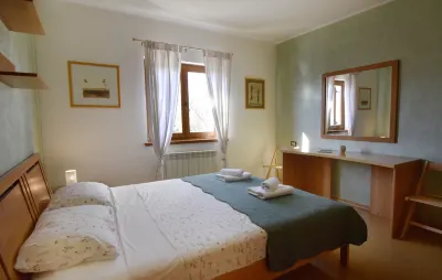 Flat with shared pool in Fiorini  호텔