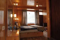 The himalayan Drift Cottage Hotels near Mall Road