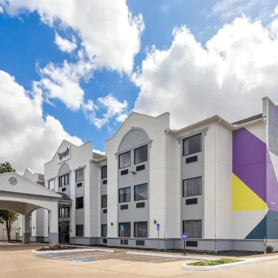 Spark by Hilton Houston near the Galleria Отели рядом с достопримечательностью «Вестхаймер роуд»