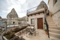 Divan Cave House