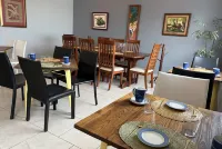 溫德姆戴斯飯店卡曼海灘 - 早餐