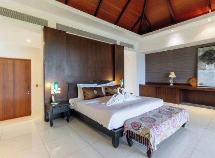 Seaview Own Pool Full-Time Maid V302