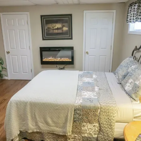 4Bedroom Vacation Home Just 4 Minutes to the Island at Pigeon Forge Heated Pool