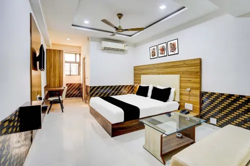 Deluxeinfocity Metro Station Gandhinagar - Homestays