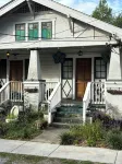 1 Block to Trolley, Short Walk to Historic Cemeteries, Clean, Coffee Bar Hotels near Foilage Park