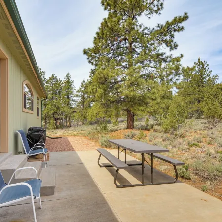 Secluded Boulder House - Next to National Forests!