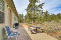 Secluded Boulder House - Next to National Forests! - 3-Star