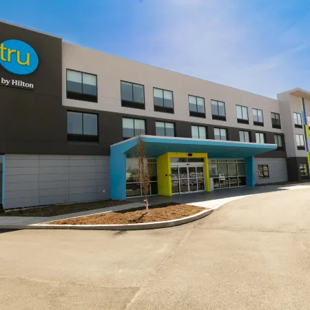 Tru by Hilton Hazleton