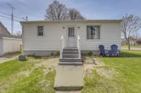 Ludington Vacation Rental - Walk to Lake Michigan! - Swimmingpools