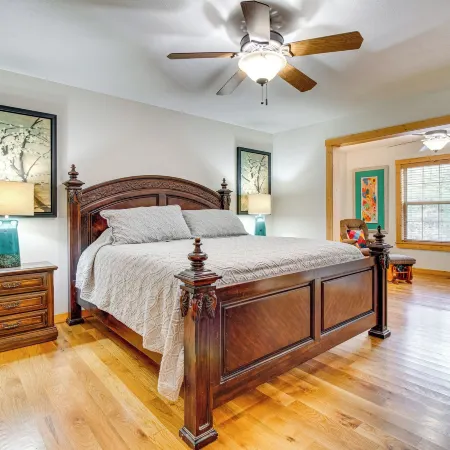 Norfork Lake Access: Cabin w/ Deck & Water View!