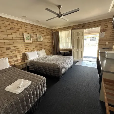 Starlight Motor Inn