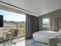 24K Athena Suites Hotels in der Nähe von Galerie Athen