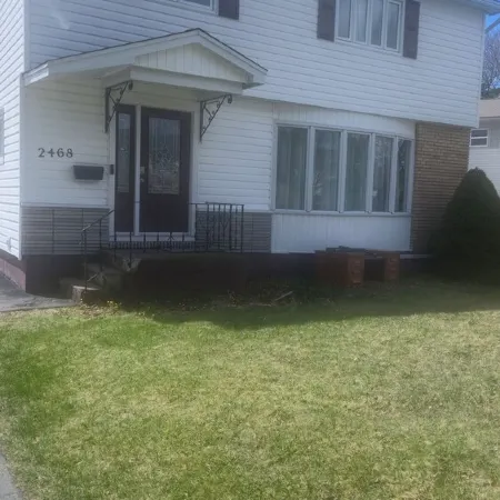 Cosy Basement Apartment on the East side.
