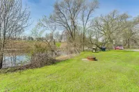 Explore Port Huron! Cozy Condo w/ Creek Views - Lejligheder