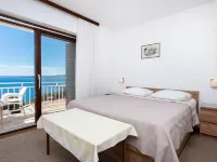Apartments Vedra Hotels near Archaeological Collection