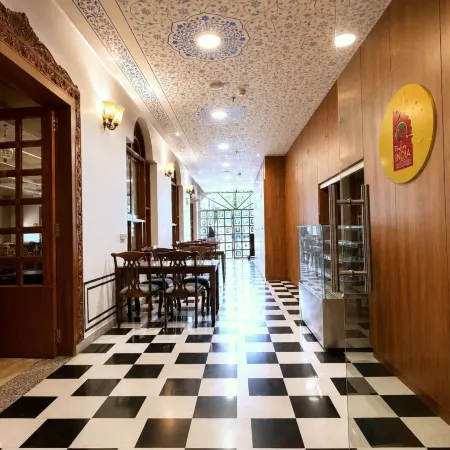 The Amar Mahal Luxury Heritage Hotel Near Fateh Sagar Lake, Udaipur