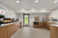 Microtel Inn & Suites by Wyndham Culpeper - breakfast