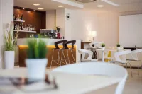 Hotel Condor - بار