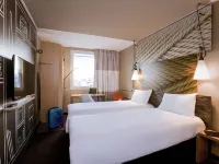 Ibis Paris Porte de Clichy Centre - parking