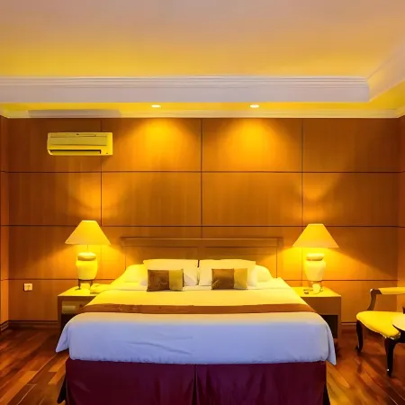 Royal Senyiur Hotel